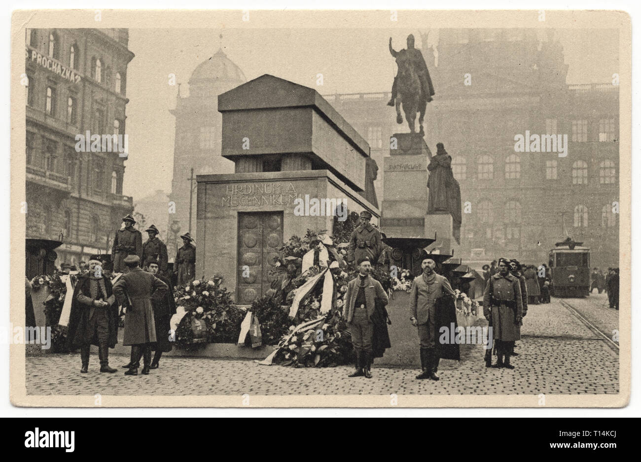 Memorial to the fallen soldiers of the Czechoslovak Legions temporary installed in front of the Statue of Saint Wenceslas in Wenceslas Square (Václavské náměstí) in Prague, Czechoslovakia, and unveiled in occasion of the first anniversary of the independence of Czechoslovakia on 27 October 1919. Czechoslovak vintage postcard issued in 1928. Courtesy of the Azoor Postcard Collection. Stock Photo