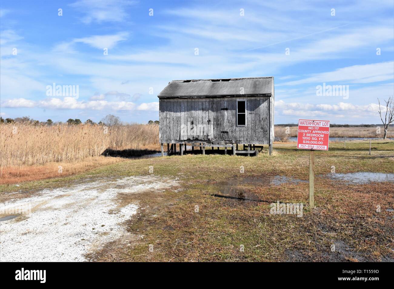 Shack for sale on waterfront in Maryland USA Stock Photo Alamy