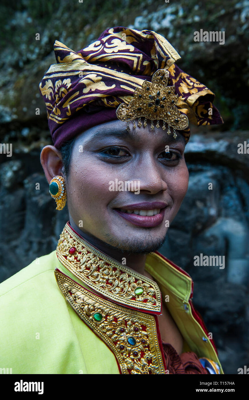 Indonesia, Bali, Traditionell dressed man Stock Photo