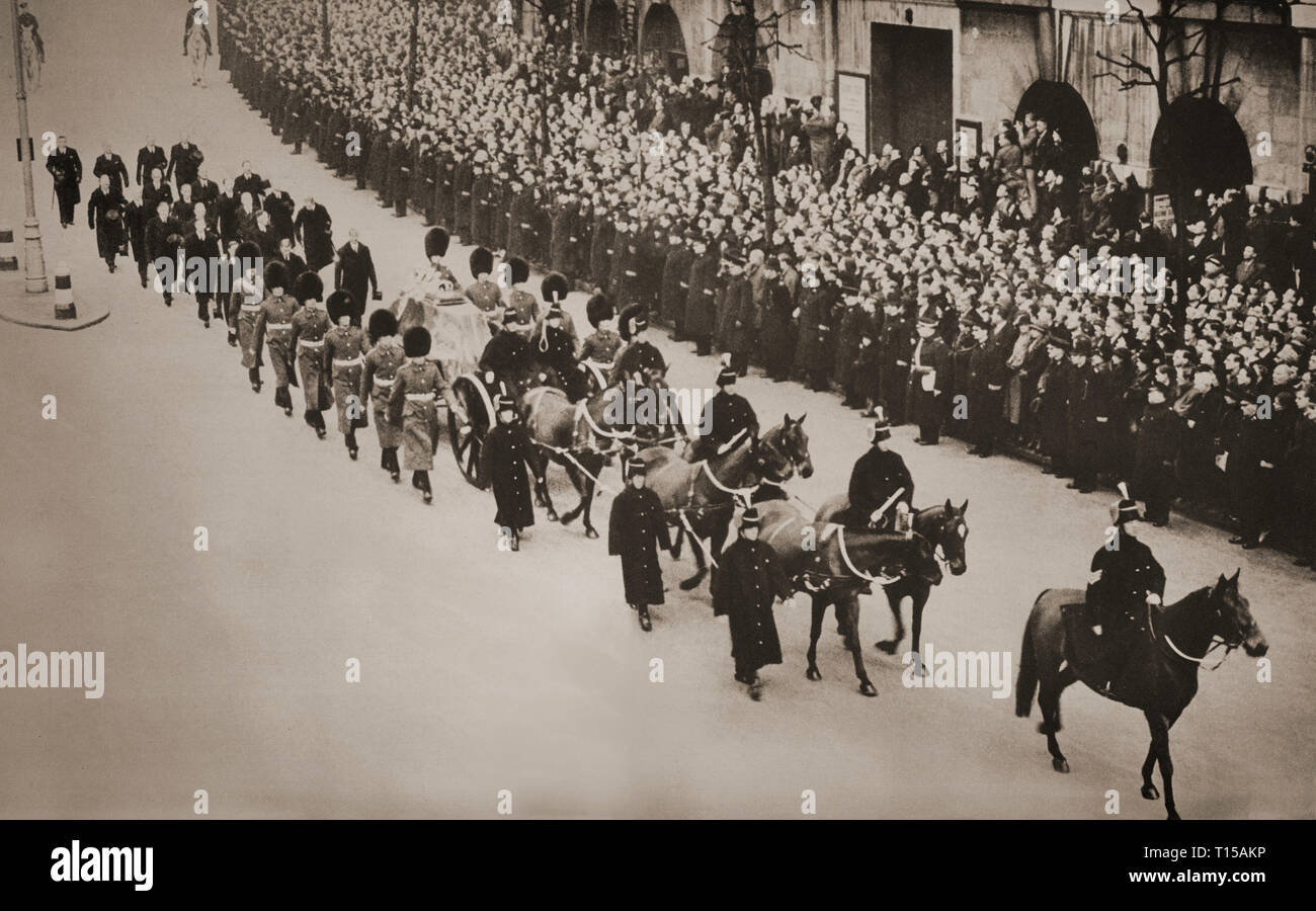 The cortege of King George V, who died Monday 20th January 1936 in Sandringham. The following Thursday the procession bearing the King's remains made its way from Kings Cross railway station through London streets lined by huge crowds to lie in state in Westminster. Stock Photo