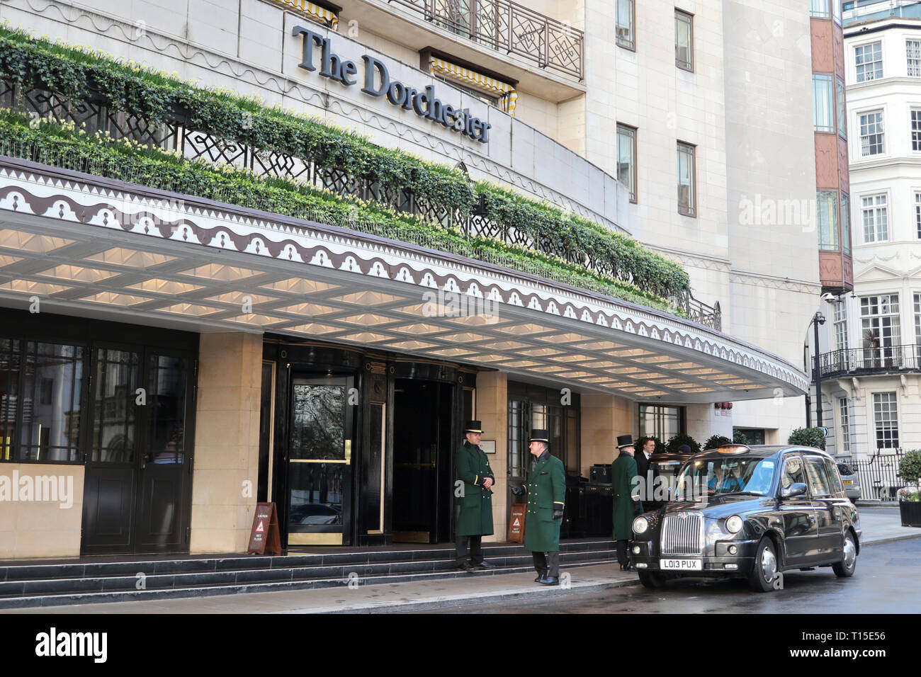 The Dorchester Hotel Engagement Session - Marie Scholz Photography