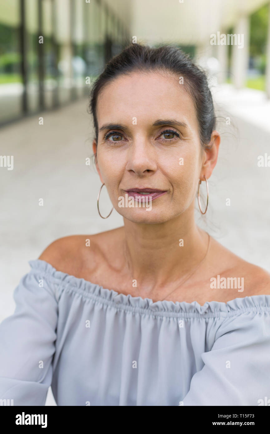 Mature woman summer hi-res stock photography and images - Alamy