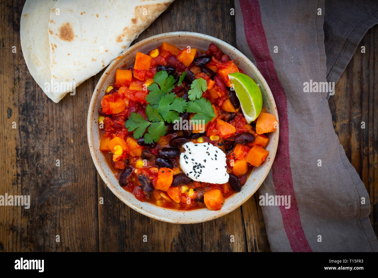 Bowl of Chili sin Carne and flat bread Stock Photo