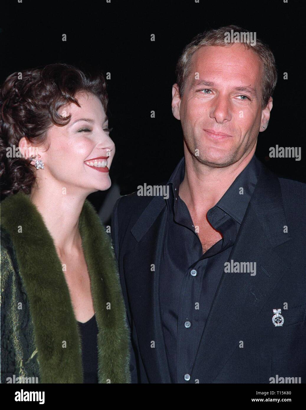 LOS ANGELES, CA. November 15, 1997: Pop star Michael Bolton shows off his  new short haircut and his girlfriend, actress Ashley Judd, at the CableACE  Awards in Los Angeles Stock Photo - Alamy