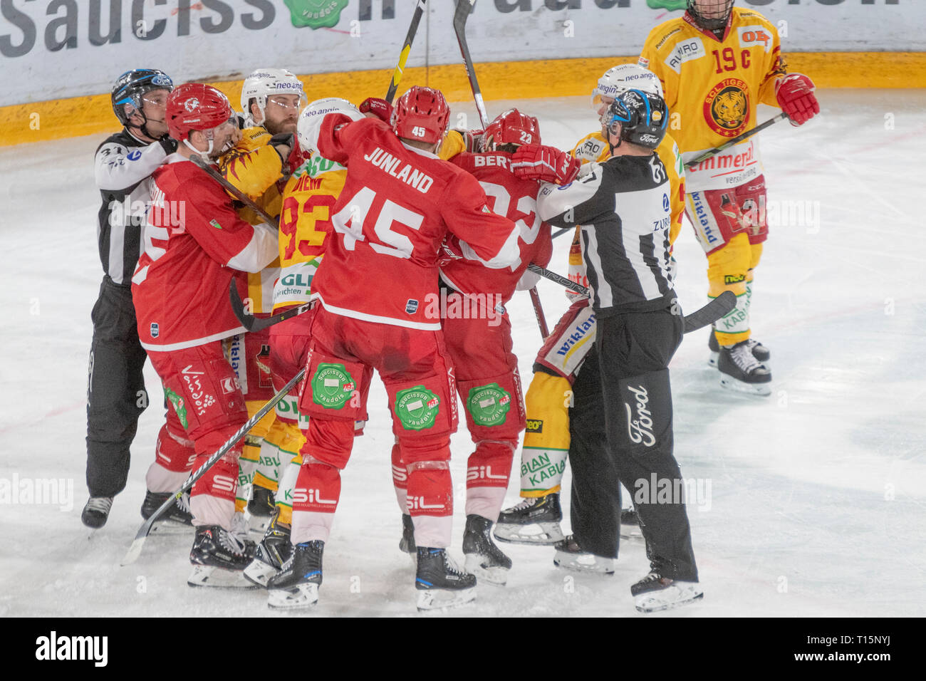 Lausanne, Switzerland. 23th march, 2019. LNA SWISS ICE HOCKEY LAUSANNE HC VS SCL TIGERS- Lausanne Hc Vs HC SCL Tigers at Vaudoise Arena, Lausanne (Play-offs,  Quarter Finals Act VII, 23-03-2019. Credit: Eric Dubost/Alamy Live News Stock Photo