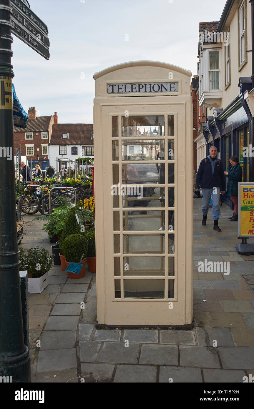 Hull cream phone hires stock photography and images Alamy