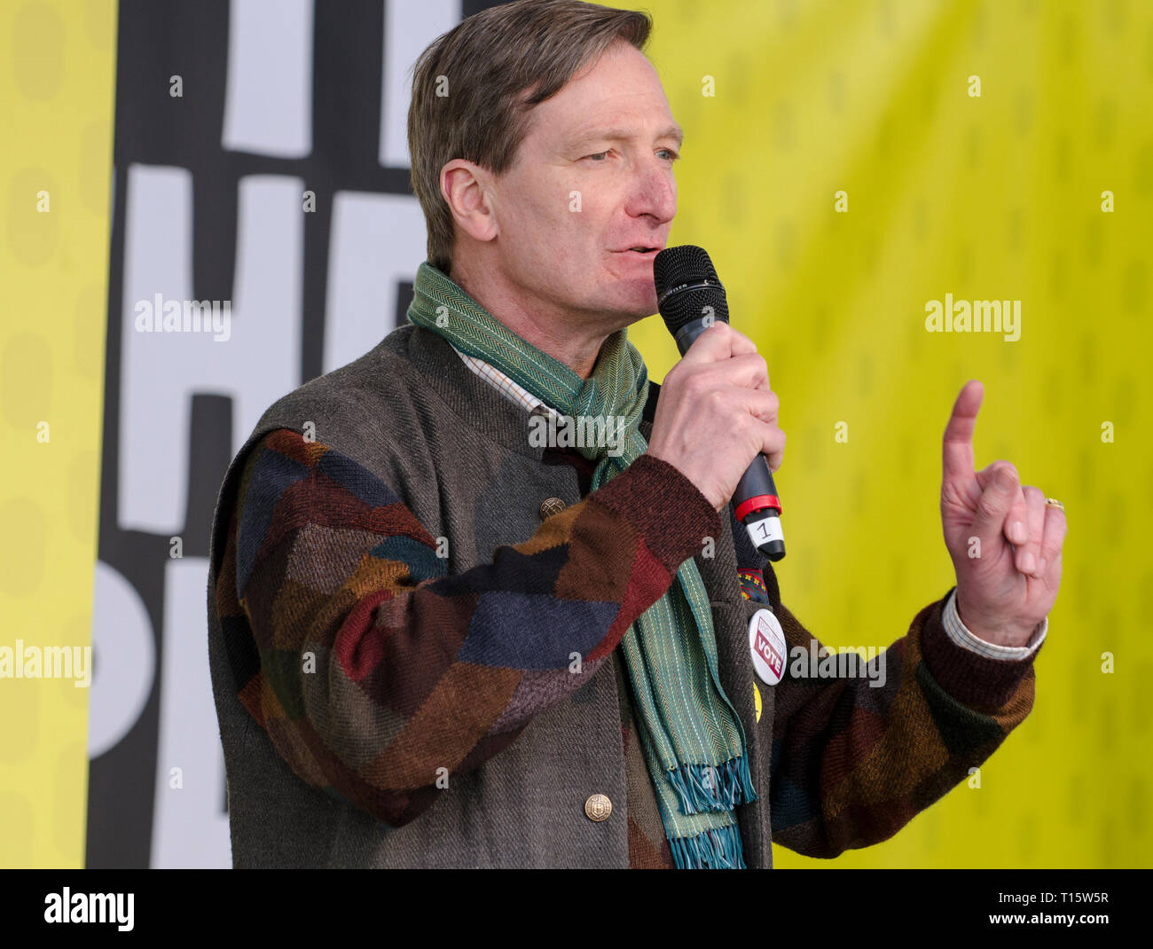 London, UK. 23rd Mar, 2019. Dominic Grieve, Conservative MP and former DPP, speaks at the  People's Vote March and rally, 'Put it to the People.' Credit: Prixpics/Alamy Live News Stock Photo