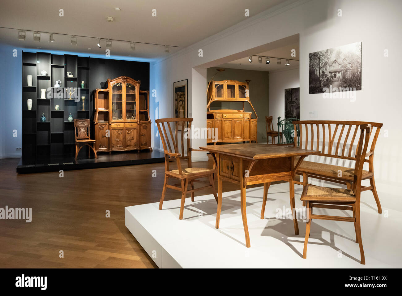 Berlin. Germany. Interior of the Bröhan Museum, exhibits of Art Nouveau/Jugendstil  furniture. Schloßstraße, Charlottenburg Stock Photo - Alamy