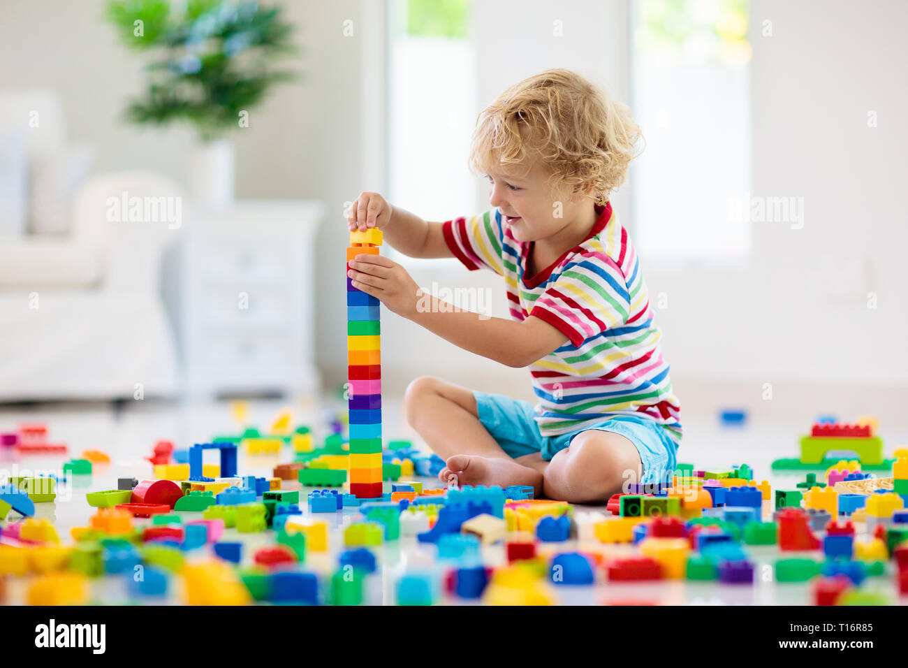 little boy construction toys