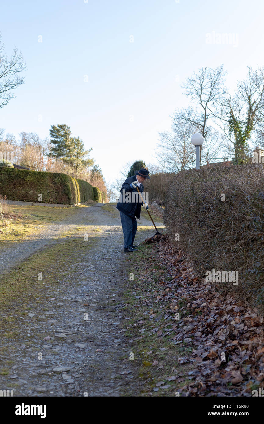 80 year old man garden hi-res stock photography and images - Alamy