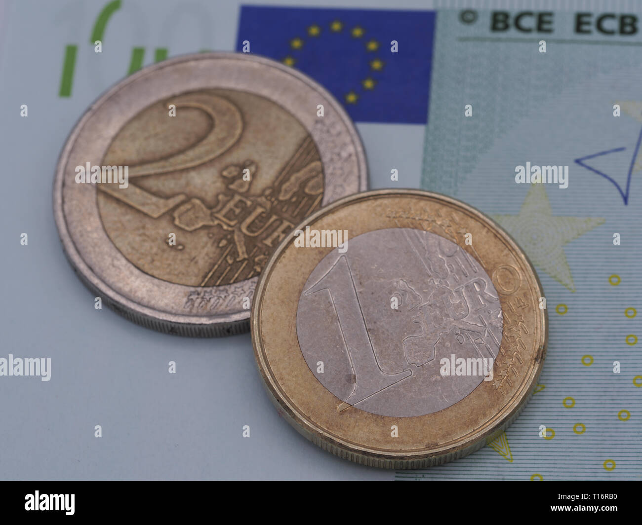 1 euro note hi-res stock photography and images - Alamy