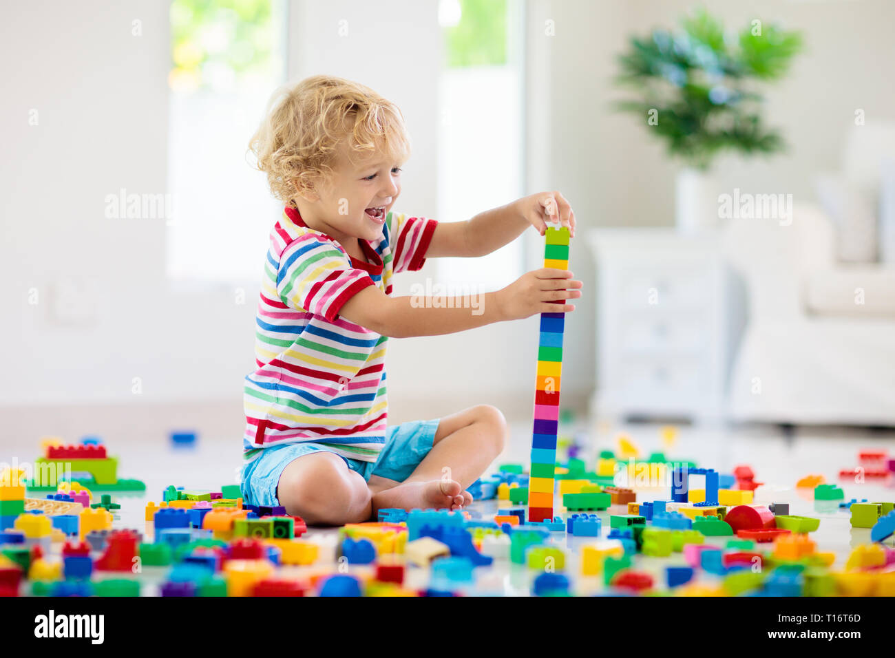 little boy construction toys