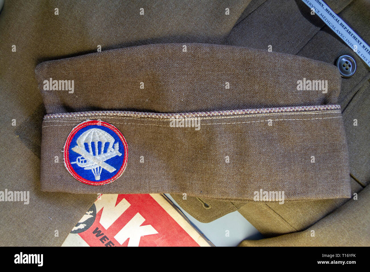 US 82nd Airborne cap with badge from World War Two on display in The Airborne Museum, Sainte-Mère-Eglise, Normandy, France. Stock Photo