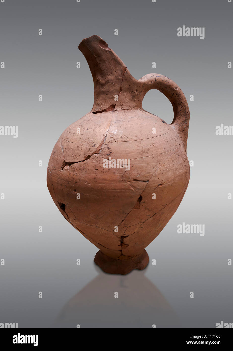 Hittite terra cotta beak spout pitcher . Hittite Period, 1600 - 1200 BC.  Hattusa Boğazkale. Çorum Archaeological Museum, Corum, Turkey Stock Photo