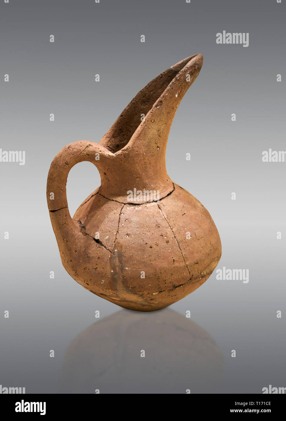 Hittite terra cotta beak spout pitcher . Hittite Period, 1600 - 1200 BC.  Hattusa Boğazkale. Çorum Archaeological Museum, Corum, Turkey Stock Photo