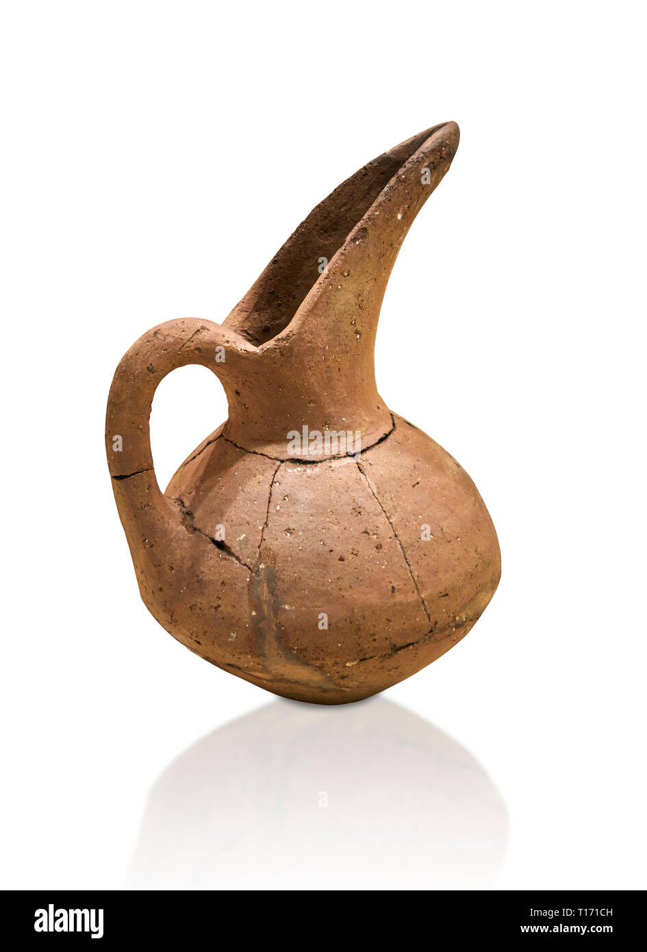 https://c8.alamy.com/comp/T171CH/hittite-terra-cotta-beak-spout-pitcher-hittite-period-1600-1200-bc-hattusa-boazkale-orum-archaeological-museum-corum-turkey-against-a-whi-T171CH.jpg