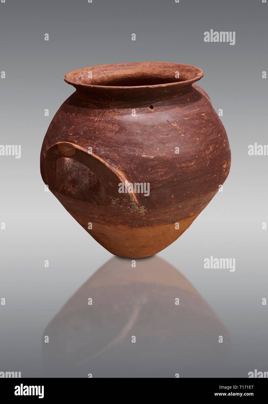 Hittite  terra cotta pot woth two handles. Hittite Period, 1600 - 1200 BC.  Hattusa Boğazkale. Çorum Archaeological Museum, Corum, Turkey Stock Photo