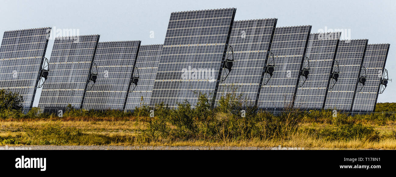 HATCH, NEW MEXICO, USA,  modern solar plant on highway 26 near Hatch, Stock Photo