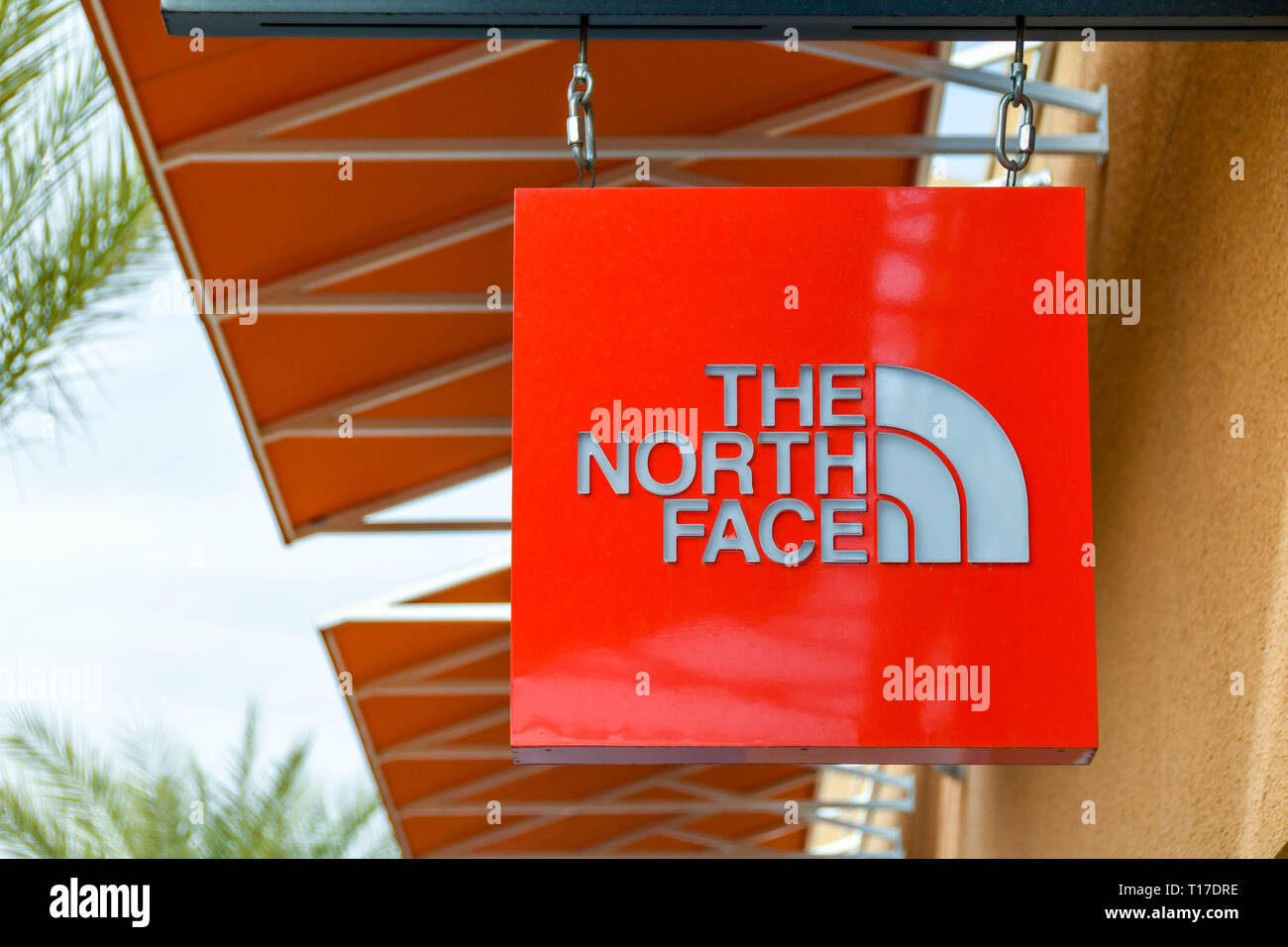 LAS VEGAS, NV, USA - FEBRUARY 2019: Sign above the entrance to The North  Face store in the Simon Premium Outlets north in Las Vegas Stock Photo -  Alamy