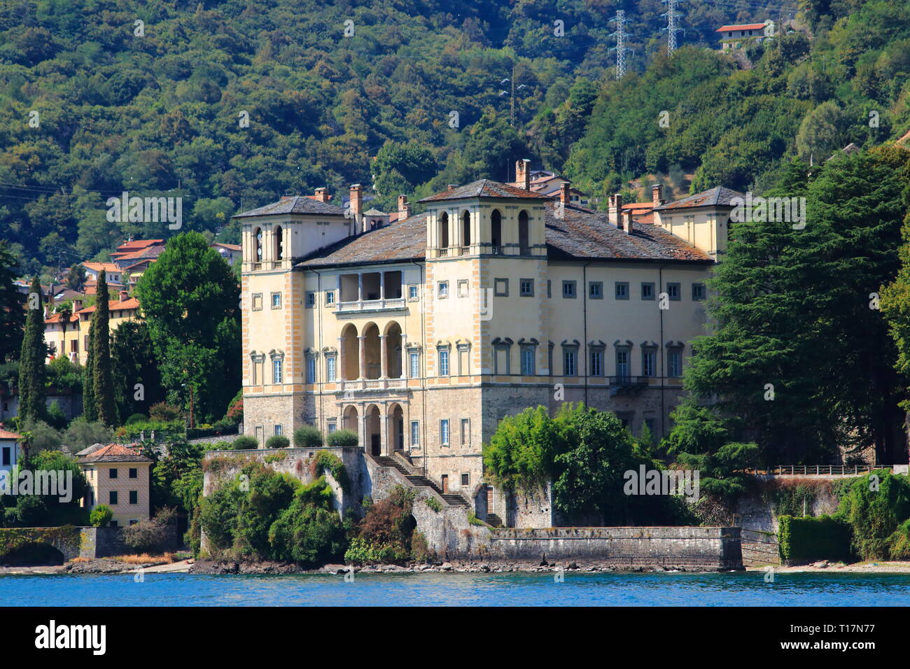 Blick auf den Palast Palazzo Gallio Gravedona am Comer See in Italien Stock Photo