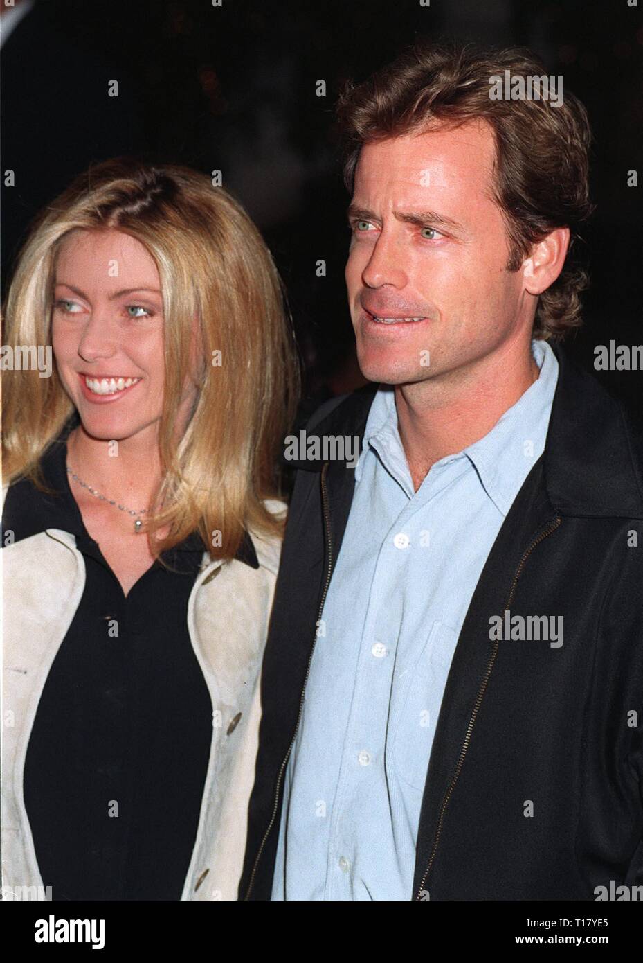 LOS ANGELES, CA. November 18, 1997: Actor Greg Kinnear & girlfriend