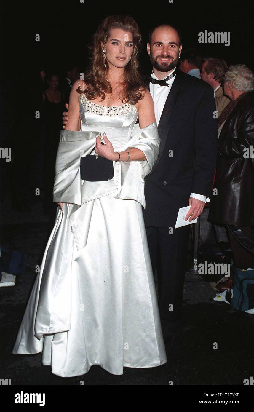 Andre Agassi Brooke Shields Wedding(03)