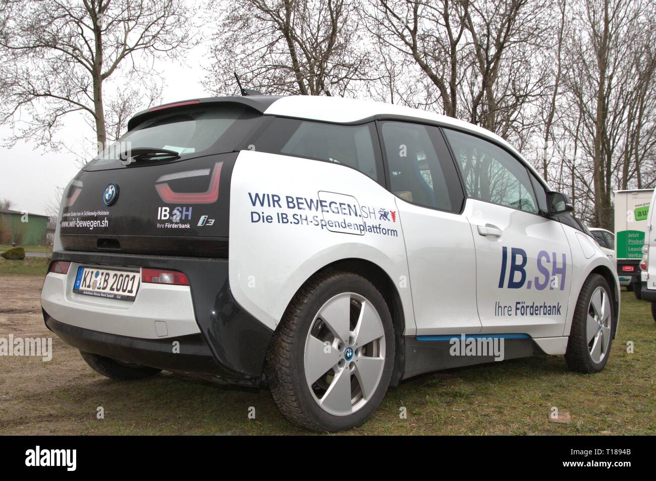 Page 2 Bmw Advertising High Resolution Stock Photography And Images Alamy