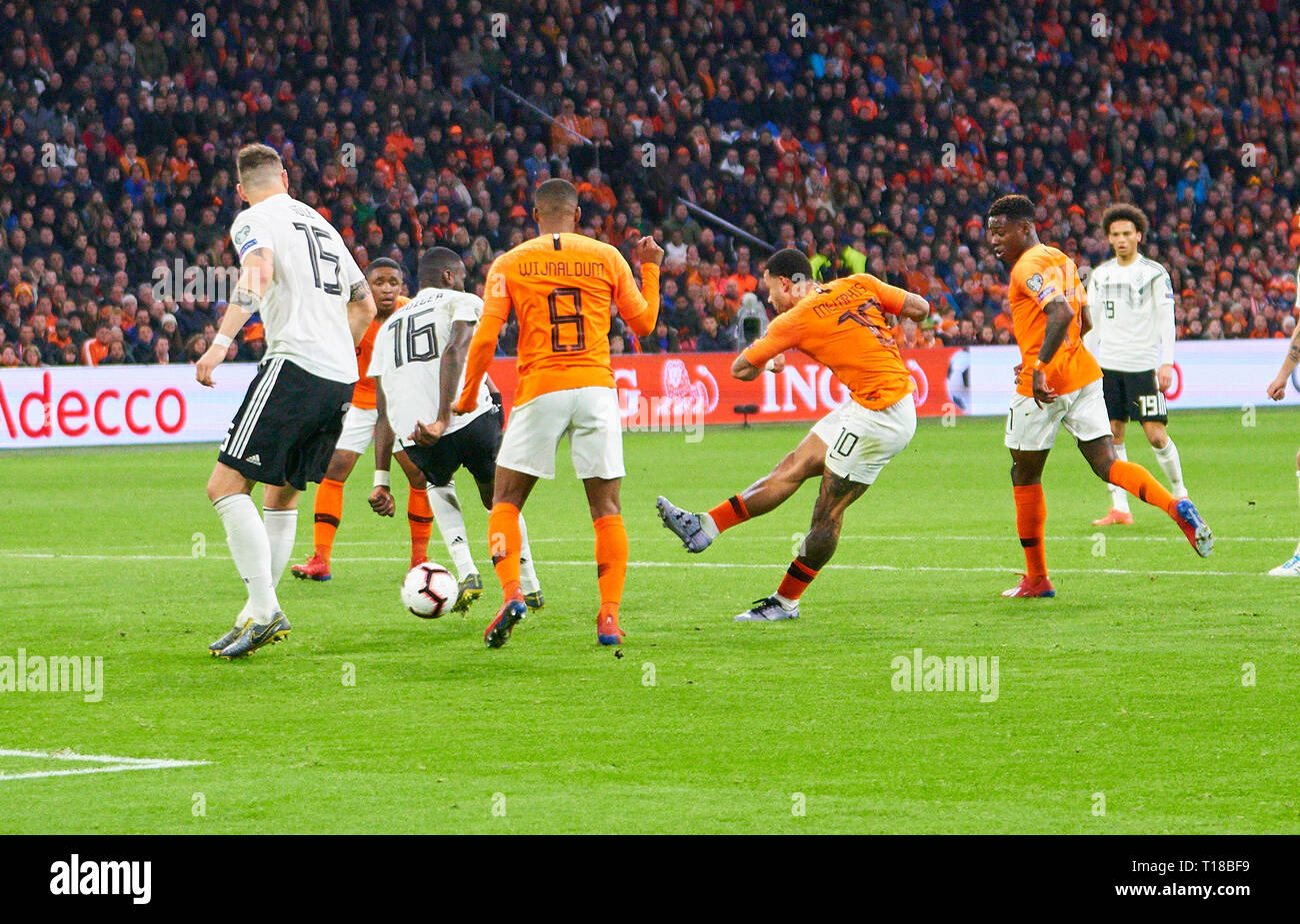 Memphis depay holland 2020 hi-res stock photography and images - Alamy