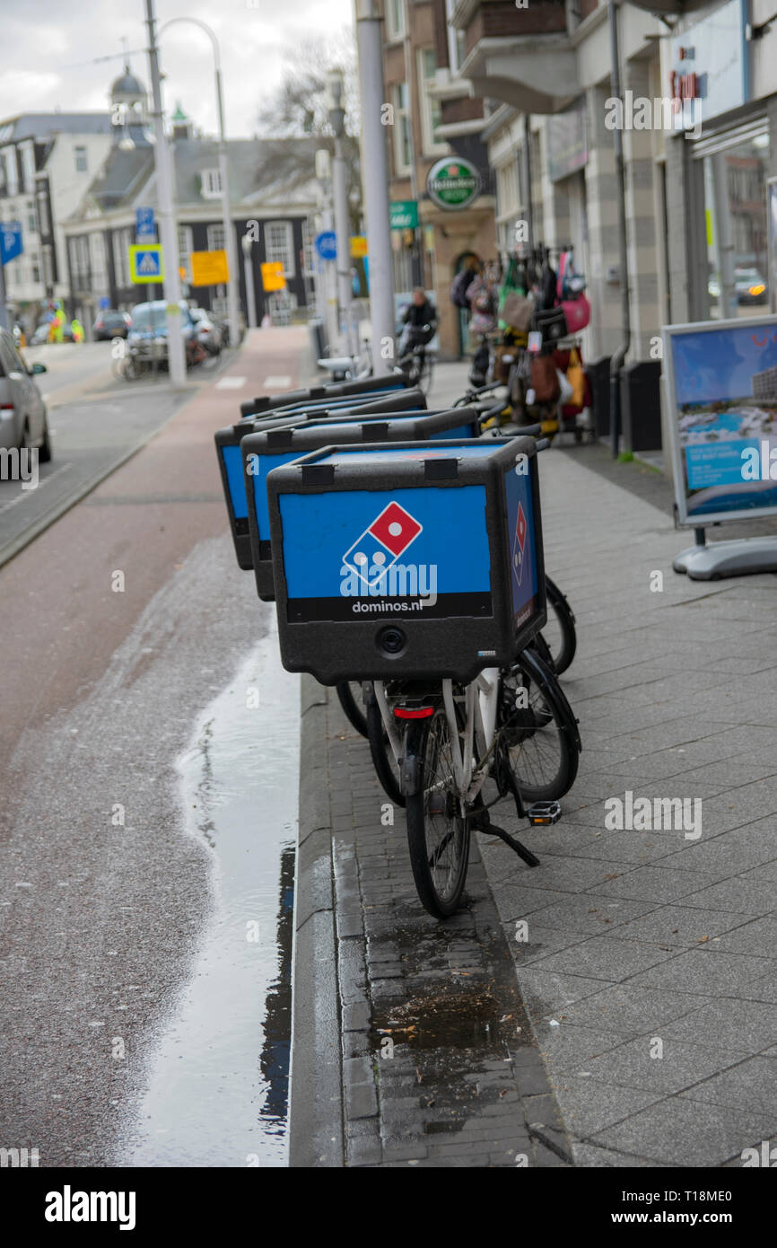 Dominos pizza delivery bike hi res stock photography and images alamy