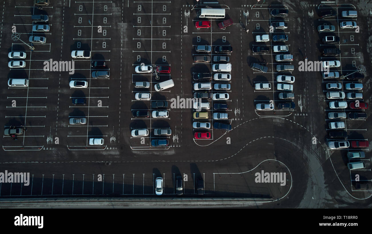 Birds eye view parking lot hi-res stock photography and images - Alamy