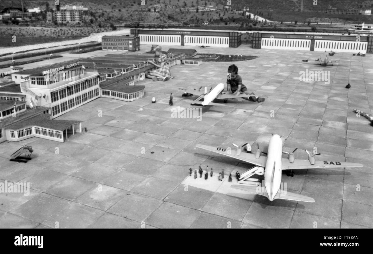 geography / travel historic, Netherlands, cities and communities, Den Haag, parks, miniatures park Madurodam, miniature of an airport, 1950s, Additional-Rights-Clearance-Info-Not-Available Stock Photo