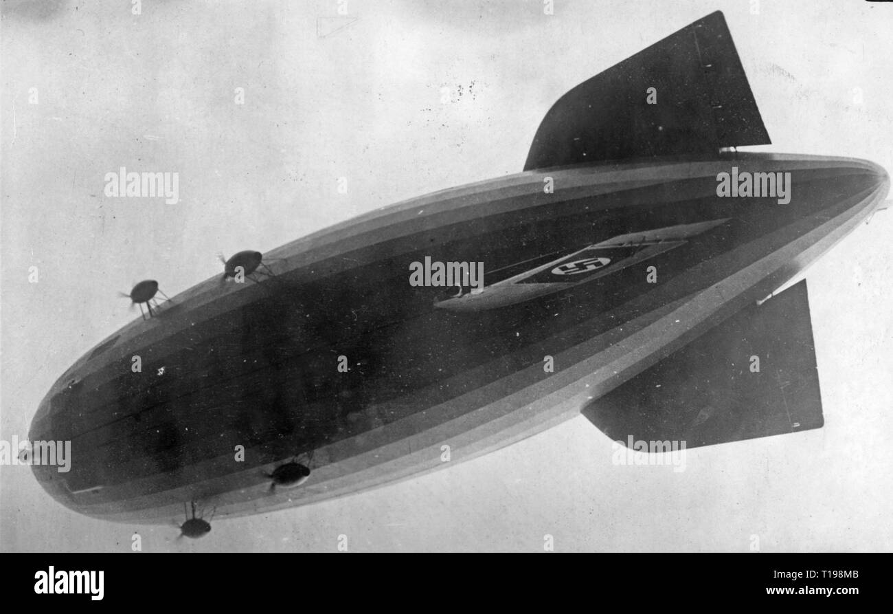 transport / transportation, aviation, airship, Zeppelin LZ 130 "Graf Zeppelin II", from down, after the departure for the first workshop ride, August 1938, Additional-Rights-Clearance-Info-Not-Available Stock Photo