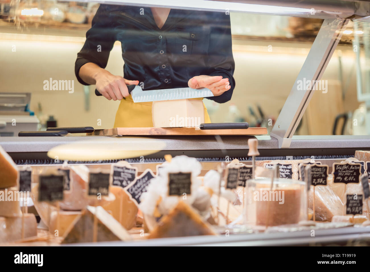 Deli Clerk High Resolution Stock Photography and Images Alamy