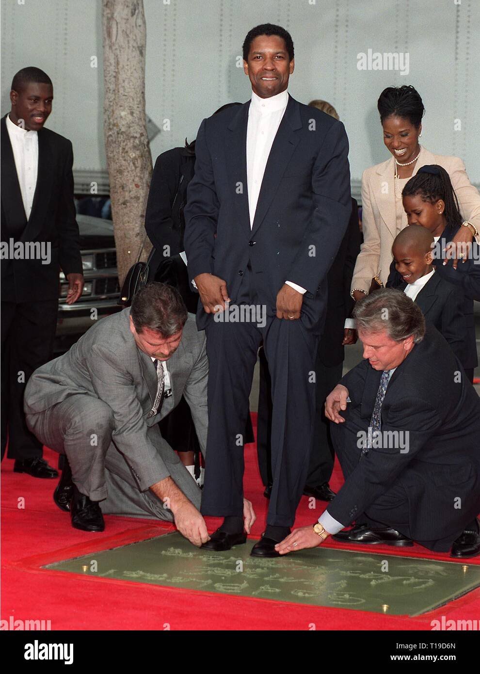 Denzel Washingtons Blueprint How Diidys Shaped His Behind The Scenes Entertainment Empire - fj584wr