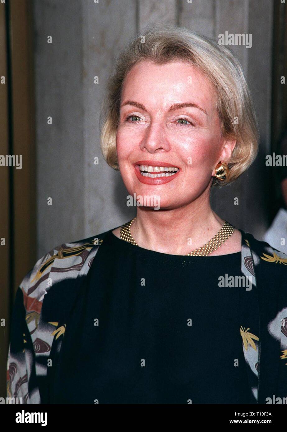 LOS ANGELES, CA - July 20, 1998: Actress JOANNA BARNES at the world  premiere, in Los Angeles, of her new movie "The Parent Trap." She also  starred in the original 1961 movie Stock Photo - Alamy
