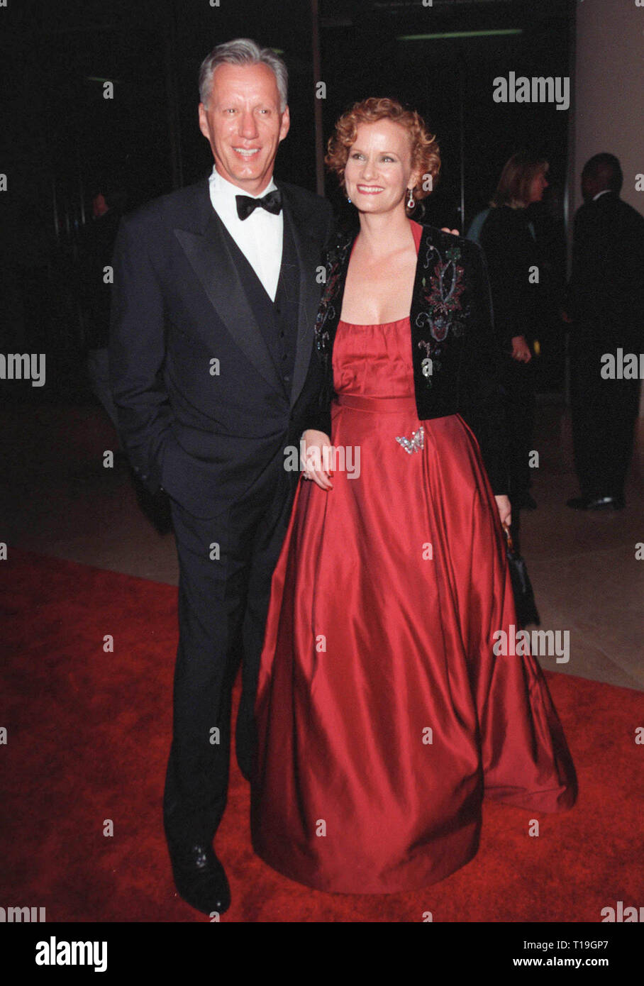 LOS ANGELES, CA - October 23, 1998: Actor JAMES WOODS & girlfriend ANN CRAWFORD at the 20th anniversary Carousel of Hope Ball at the Beverly Hills Hilton. The ball is the world's largest single-event fundraiser, raising money for research to cure childhood diabetes. Stock Photo