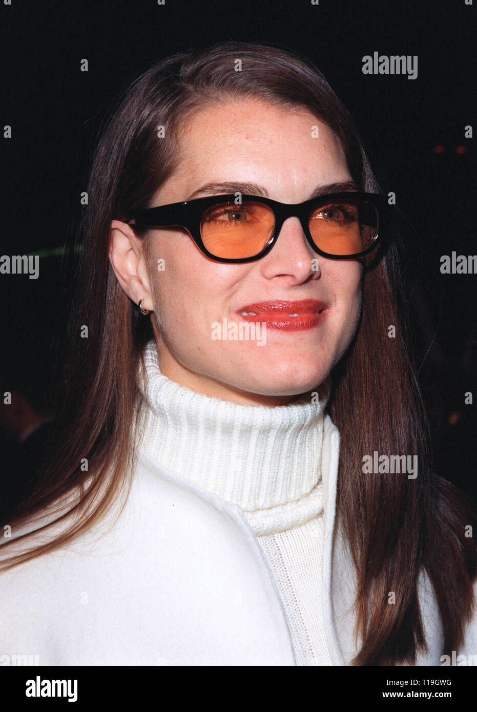 LOS ANGELES, CA - November 10, 1998: Actress BROOKE SHIELDS at the Los ...