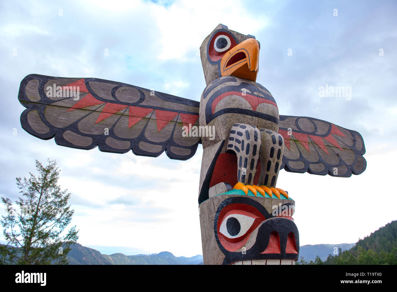 View of an aboriginal eagle totem pole at the summit of the Malahat mountain in Vancouver Island, BC, Canada Stock Photo