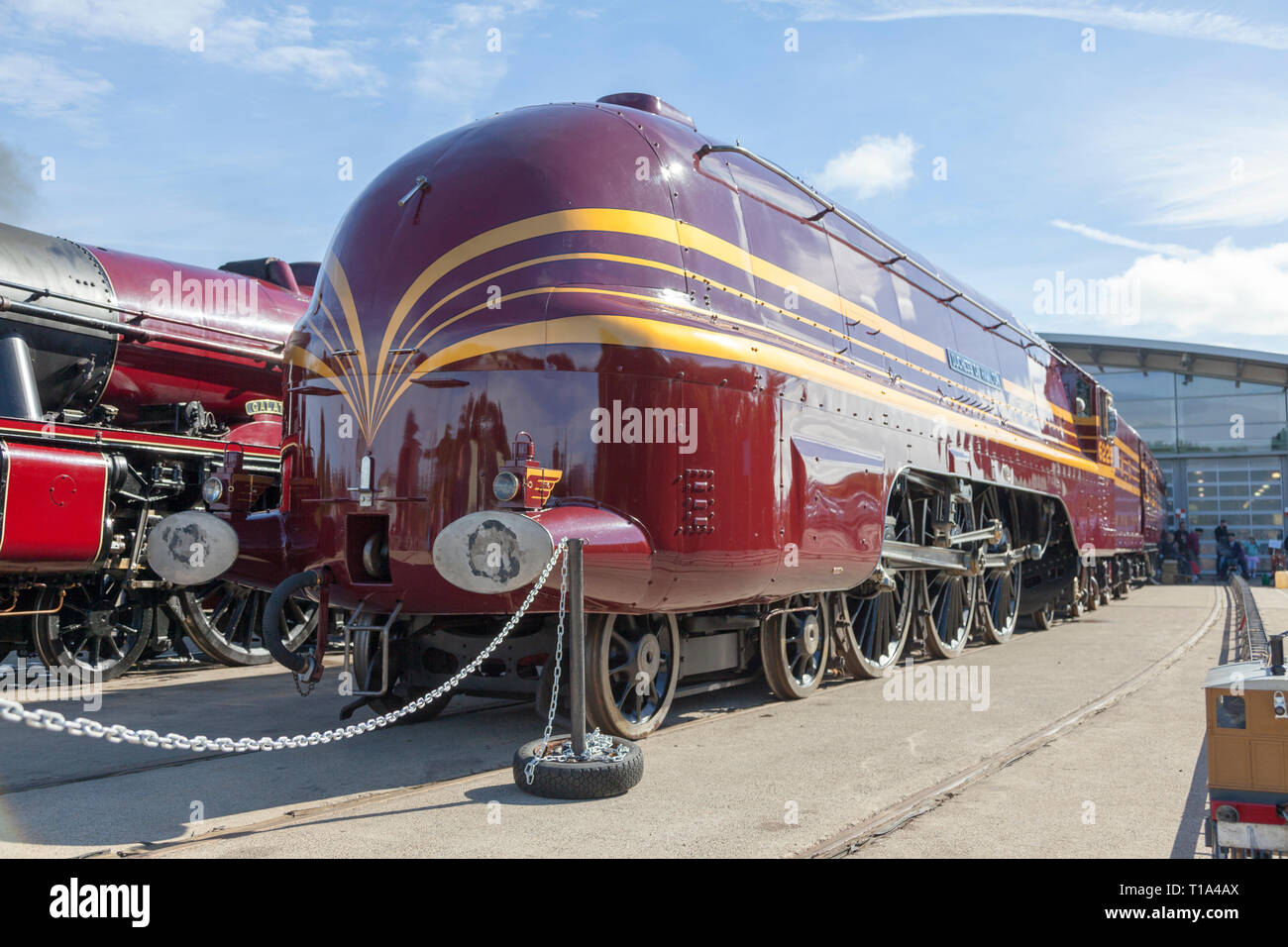 LMS Coronation Class 6299 Duchess Of Hamilton Streamlined Steam 