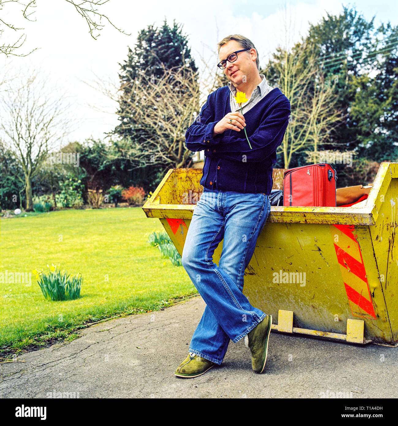 Portrait of comedian Vic Reeves photographed at home in March 2006 ...