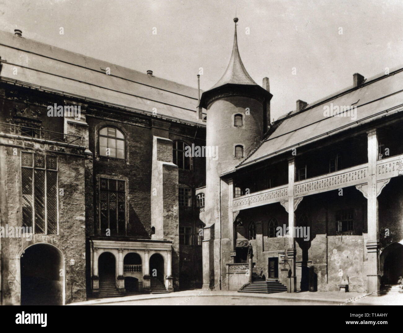 geography / travel historic, Russia, cities and communities, Kaliningrad (Koenigsberg), castle, interior view, palace courtyard, picture postcard, Deutscher Kunstverlag, 1930s, Additional-Rights-Clearance-Info-Not-Available Stock Photo