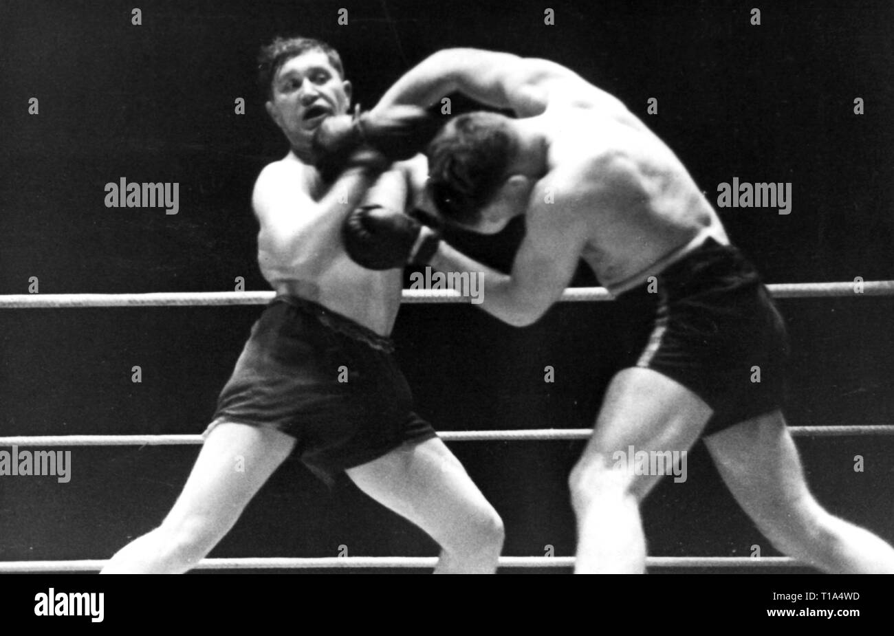 sports, boxing, tournament Netherlands against Denmark, boxing match Bakker (Netherlands) against Knud Christoffersen (Denmark), Copenhagen, 1946, Additional-Rights-Clearance-Info-Not-Available Stock Photo