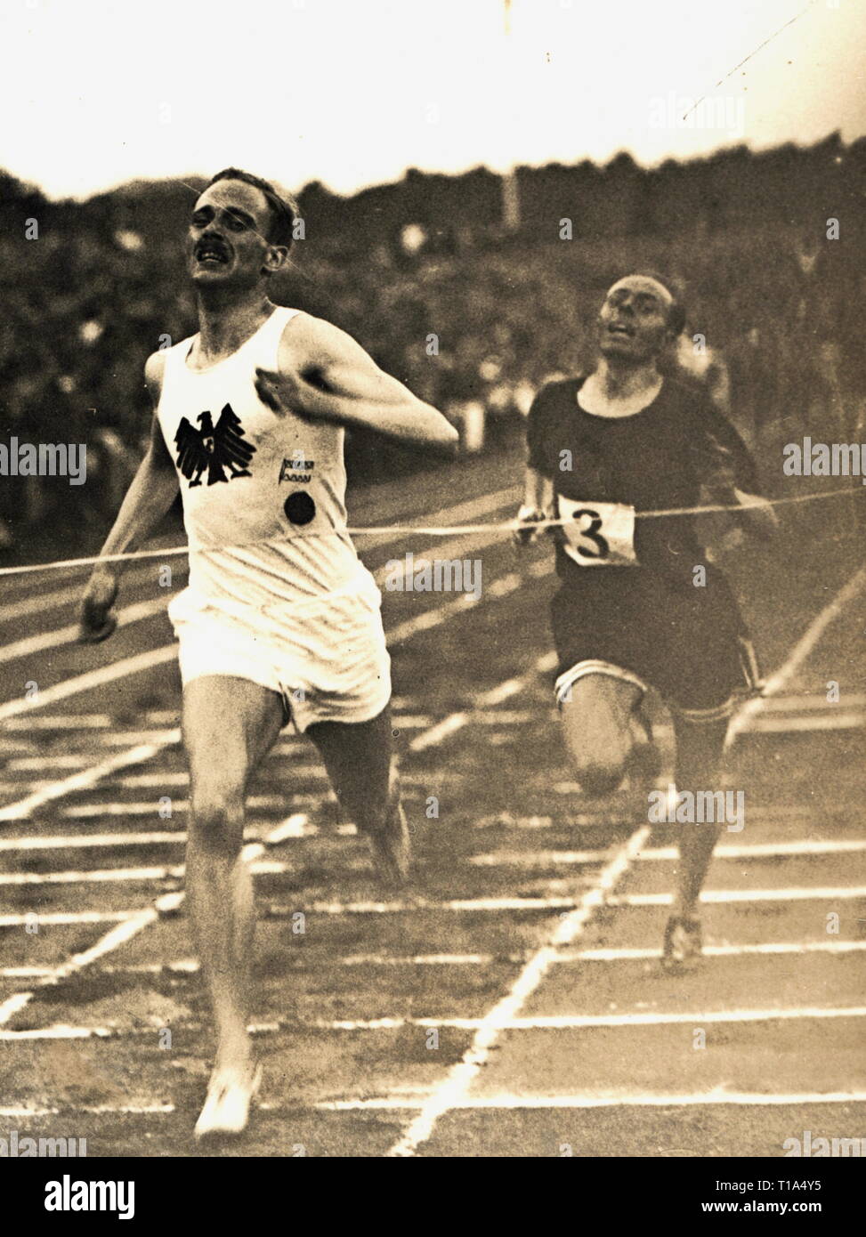 sports, athletics, running, 1500 metres, Otto Peltzer (SC Preussen Stettin)  wins with the world record time of 3, 51 minutes, International Sports  Meeting of the SC Charlottenburg, Berlin, 11.9.1926,  Additional-Rights-Clearance-Info-Not-Available Stock ...