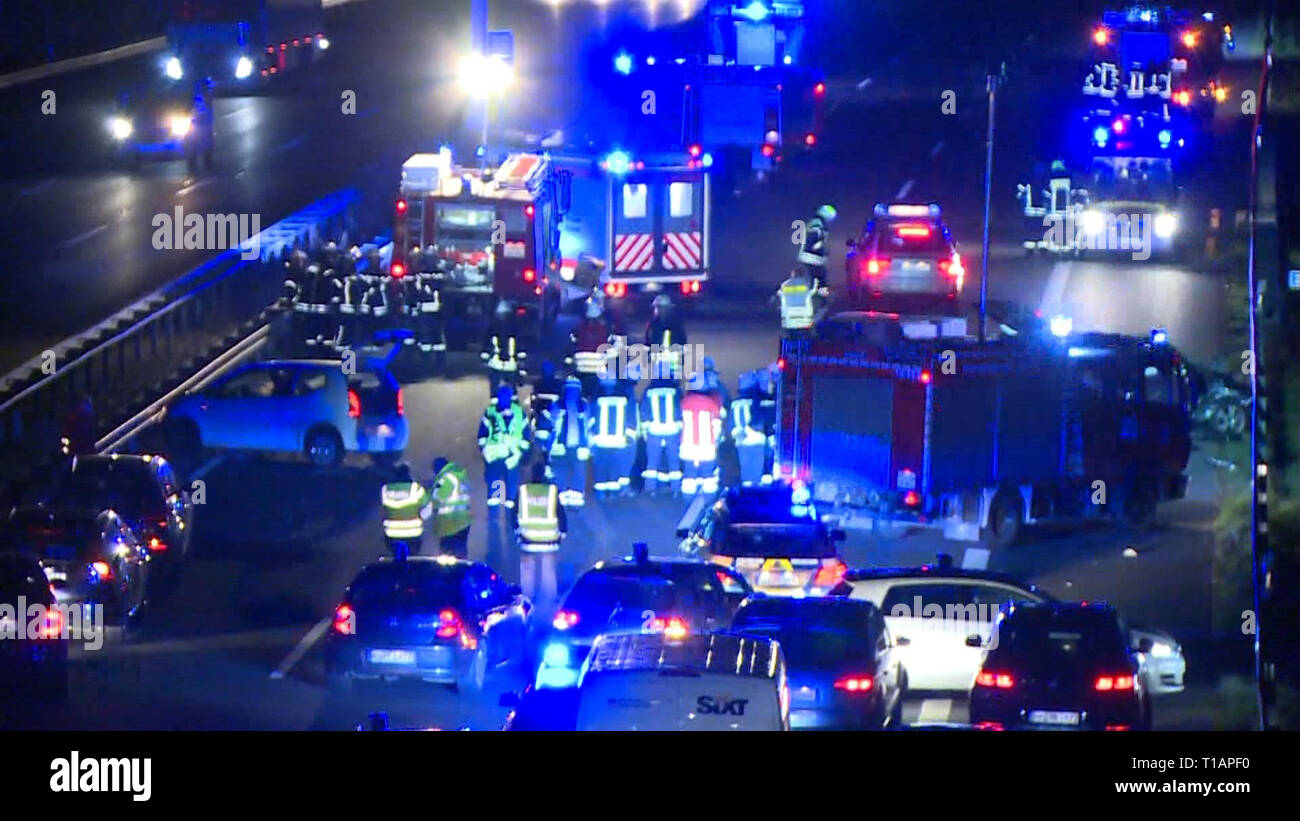 Lauenau, Germany. 25th Mar, 2019. Firefighters are on duty after an accident on Autobahn 2. Three people were seriously injured in an accident on Autobahn 2 between Lauenau and Rehren (Schaumburg district). Credit: -/TeleNewsNetwork/dpa/Alamy Live News Stock Photo