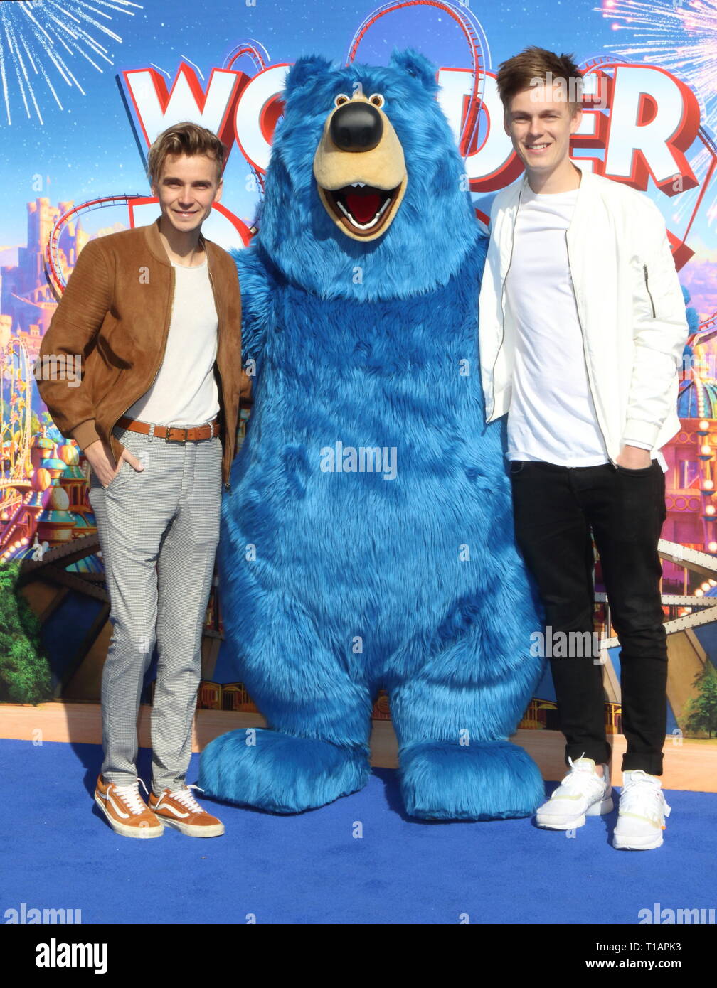 Joe sugg and caspar lee hi res stock photography and images Alamy