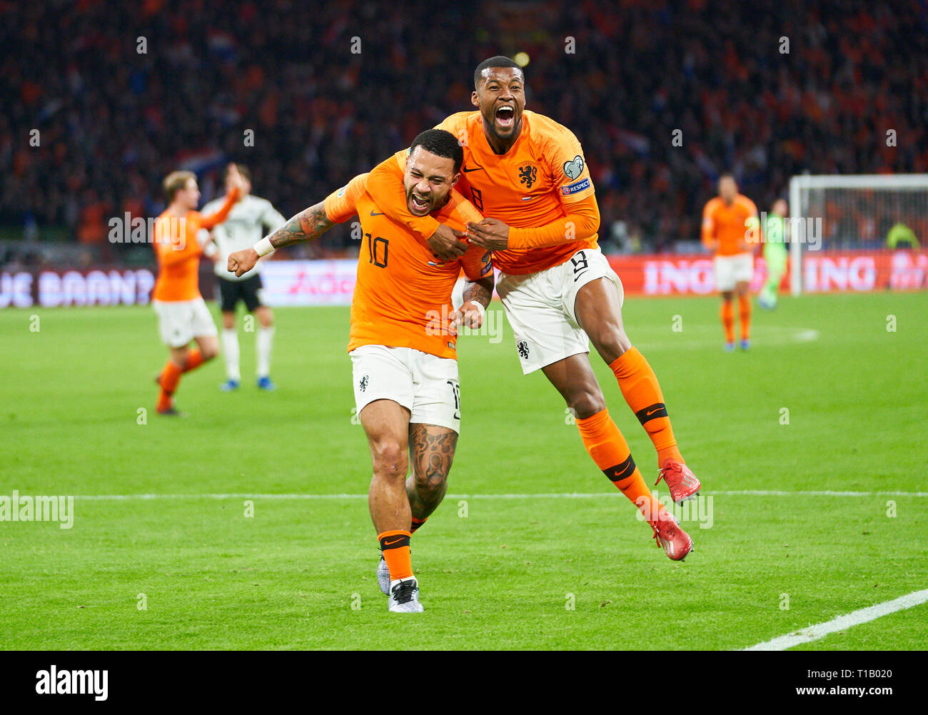 Memphis Depay celebrates his goal for Netherland