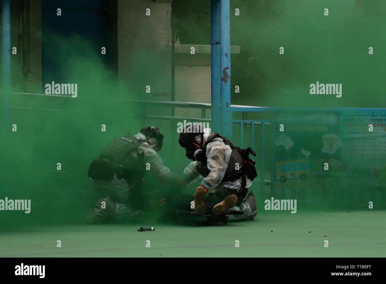 Hong Kong. 25th Mar, 2019. SDU ( Special Duties Unit ) attend the 'injured victim' of the 'terrorist attack' during counter-terrorism joint exercise organized by HK Police Force.Mar-25, 2019 Hong Kong.ZUMA/Liau Chung-ren Credit: Liau Chung-ren/ZUMA Wire/Alamy Live News Stock Photo