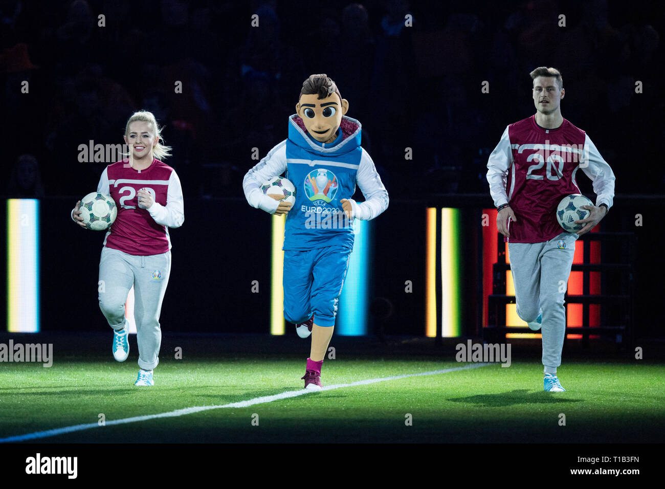 The mascot of the European Championship 2020 is presented before the match and is called 'SKILLZY', full figure, feature, general, edge motif, football legend, European Championship qualifier, Group C, Netherlands (NED) - Germany (GER) 2: 3, 24.03 .2019 at the Johan Cruyff Arena in Amsterdam / Netherlands. ## DFB / UEFA regulations prohibit any use of photographs as image sequences and / or quasi-video ## ¬ | usage worldwide Stock Photo