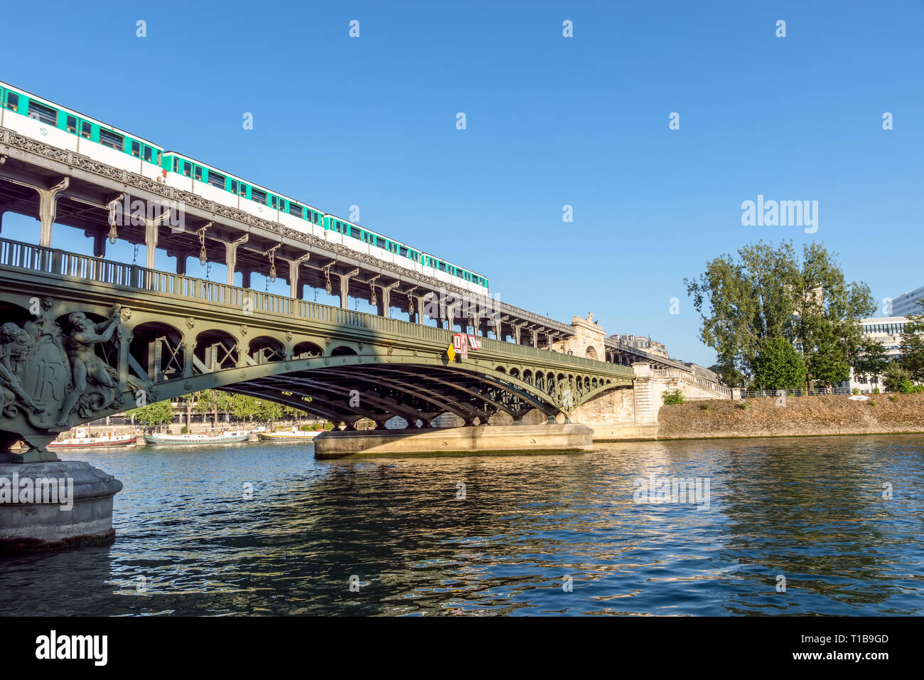 Aerial Metro crossing Bir Hakeim bridge - Paris Stock Photo