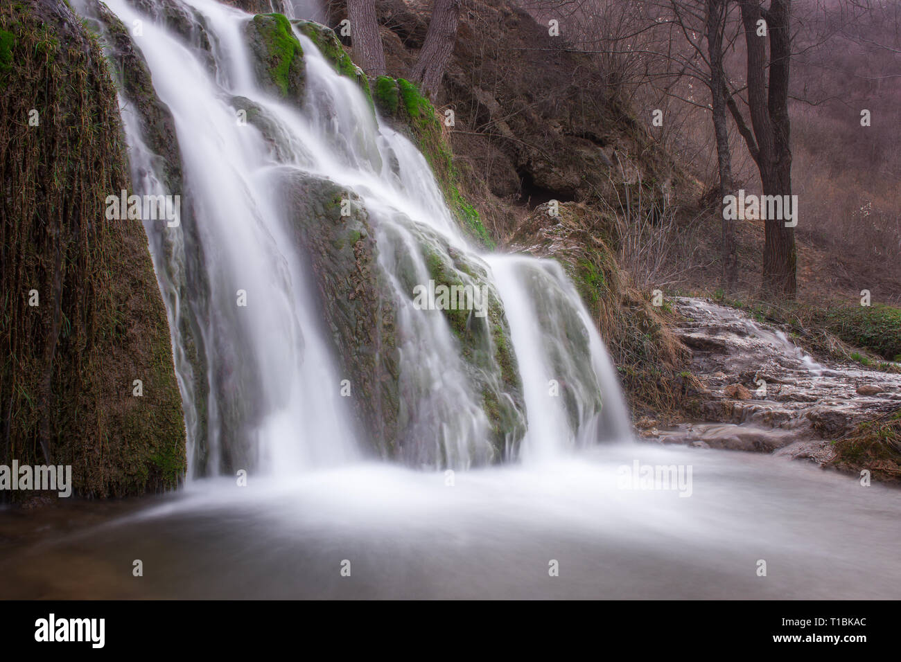 Waterfall texture hi-res stock photography and images - Alamy